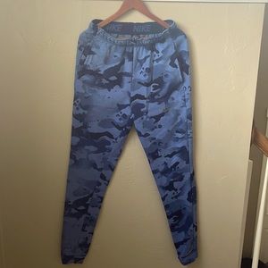 NWT camo sweatpants